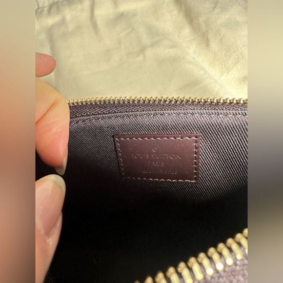 Louis Vuitton Vernis Mini Pochette Accessories - Picture 11 of 12